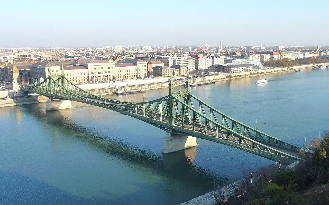 Frihetsbron över Donau i Budapest