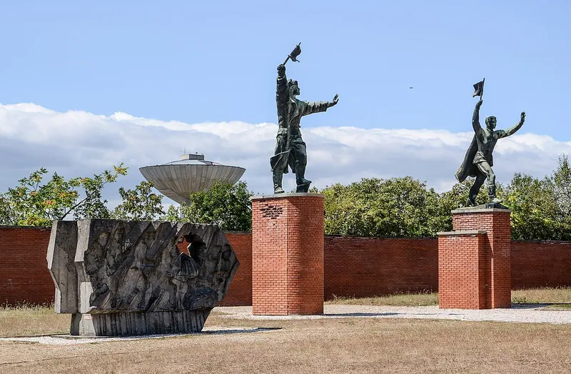 Monumentala statyer i Memento Park i Budapest
