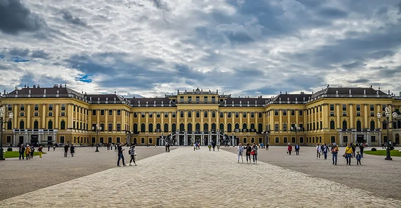 Schönbrunns slott i Wien sett framifrån.